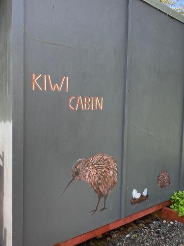 Waitomo Farmstay - Kiwi Cabin 5 in Hangatiki