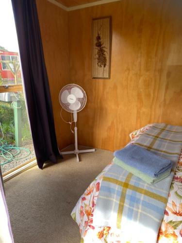 Waitomo Farmstay - Kiwi Cabin 5 in Hangatiki