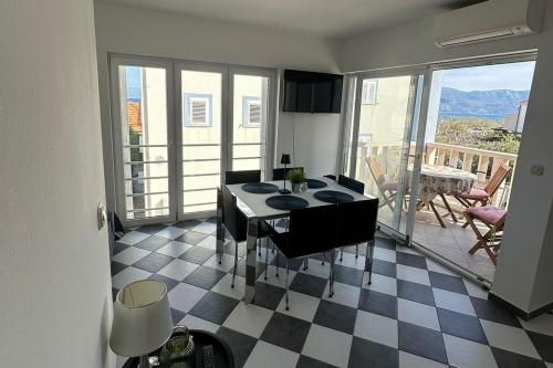 Apartments by the sea Mirca, Brac - 24865 – khách sạn tại Mirca