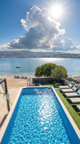 De luxe Villa Palace Al Nera 2 swimming pools at sea - Solta De luxe Villa Palace Al Nera 2 swimming pools at sea - Solta