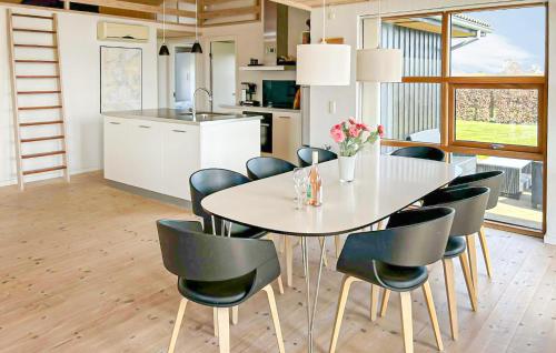 Kitchen, Lovely Home In Haderslev With Sauna in Flovt