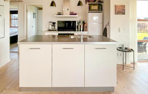 Kitchen, Lovely Home In Haderslev With Sauna in Flovt