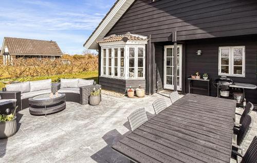Buitenkant, Holiday Home Tyttebærvej Tarm Iv in Skaven