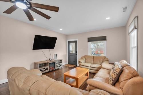 Facilities, FIFA World Cup 20 min From Philly Home Sleeps 12 with 10 Car Parking in Glassboro (NJ)