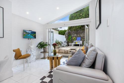 Classy 2BR & Well furnished & Outdoor Area in Paddington