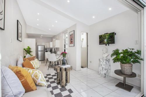 Classy 2BR & Well furnished & Outdoor Area in Paddington