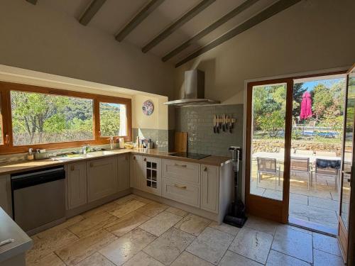 Kitchen, La Rocaille, house for 6 with swimming pool in Roquebrun
