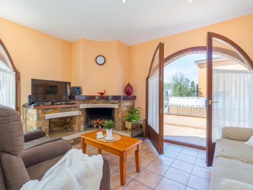 Casa con piscina privada, jardín, barbacoa, wifi y despacho en Costa Brava - ES-89-83 (Casa con piscina privada, jardin, barbacoa, wifi y despacho en Costa Brava - ES-89-83) in L'Armentera