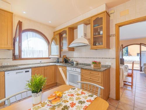 Casa con piscina privada, jardín, barbacoa, wifi y despacho en Costa Brava - ES-89-83 (Casa con piscina privada, jardin, barbacoa, wifi y despacho en Costa Brava - ES-89-83) in L'Armentera