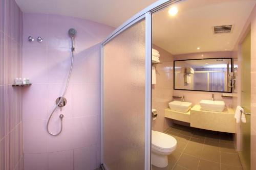 room detail thumbnail 2