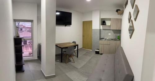 Diplastic House