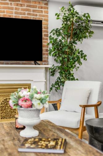 Lafayette Loft by StayHaus I Renovated 2BR - image 3