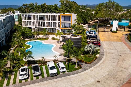 Serene gated retreat with pool & lush gardens – Your perfect couple getaway