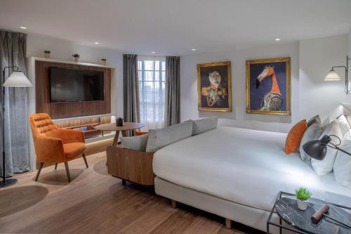 room detail thumbnail 1