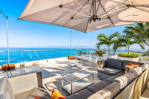 Elegant hillside villa with panoramic views pool hot tub & luxe interiors - image 4
