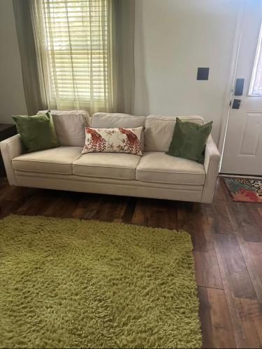 House 12 Mins to DWTN & MER BENZ STD in Collier Heights