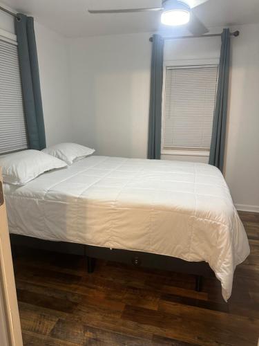 House 12 Mins to DWTN & MER BENZ STD in Collier Heights