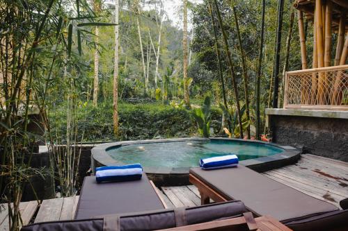 Surrounding environment, Aura Cendana Hill Sidemen by AGATA in Sidemen