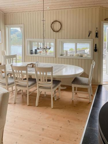 Exterior view, Cozy Cabin With Økstrafjord View in Jelsa