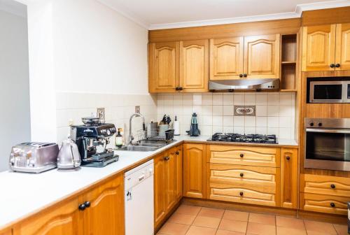 Private, Convenient Family Stay in Forest Hill