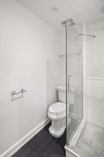 Madison Gardens by StayHaus Luxe Flatiron 1BR - image 5