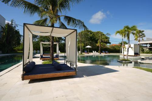 Pronoia Beach Resort 4