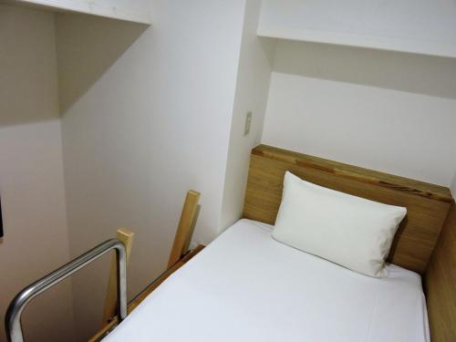 Single Capsule Room - Upper image 10