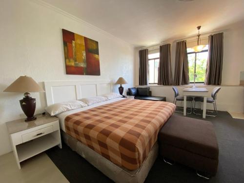 สโตนทาวน์ สวีทส์ (Stonestown Suites) in อัปเปอร์ คากายัน เด โอโร
