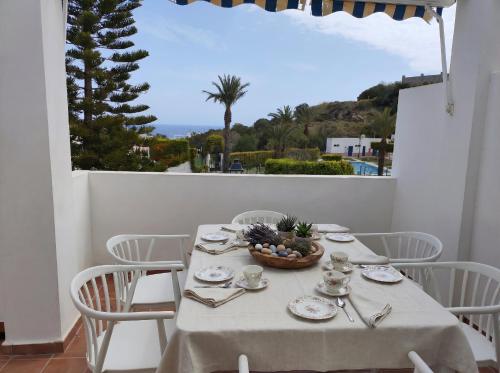 Apartamento con Terraza, Piscina todo el año y vistas al mar