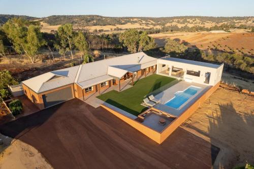 Toy Farmhouse - Bindoon in Chittering
