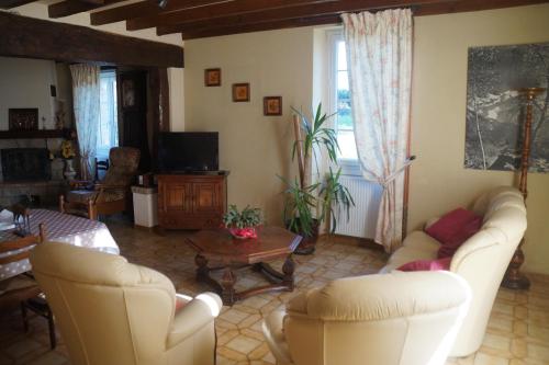 Koplietošanas atpūtas telpa ar TV, Charmante maison à la ferme (Charmante maison a la ferme) in Valderiès