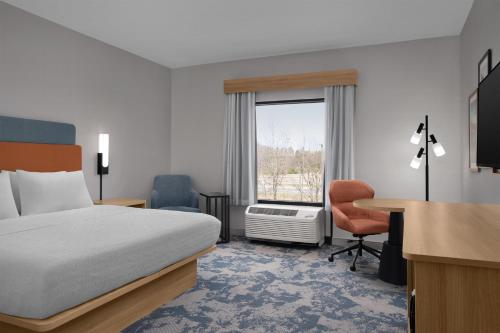 Hampton Inn Crossville - image 21