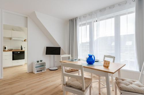 Zentrales City Apartment EDEN - 1 Min zum HBF - Ideal für Trips nach Köln, Düsseldorf, Wuppertal, Messe - Balkon, Küche, 2 Zimmer, Renoviert 2025 in Solingen, Deutschland