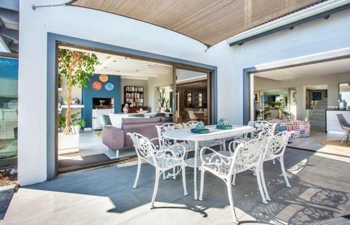 Villa Blau Beachfront Beach House in Grotto Bay Private Nature Reserve - West Coast in Grotto Bay
