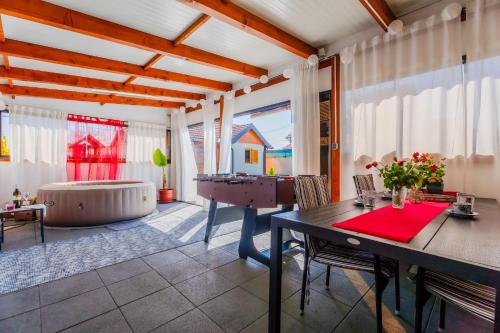 Tegevused, Timber Cottage With Pool - Happy Rentals in Donji Koncovcak