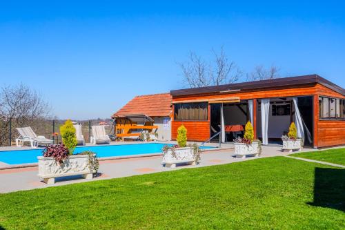 Vaade, Timber Cottage With Pool - Happy Rentals in Donji Koncovcak