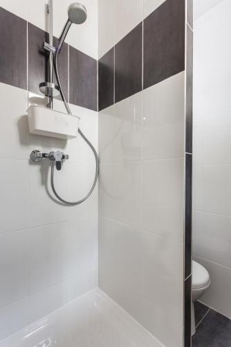 Bathroom, Cosy studio for 2 persons - Malakoff in Malakoff