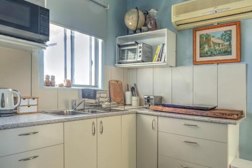 Zamenhof River Cabin - Secluded Pet & Horse-Friendly Farm Stay near Yass in Murrumbateman