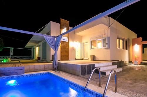  Ouranos Villa in Lachania