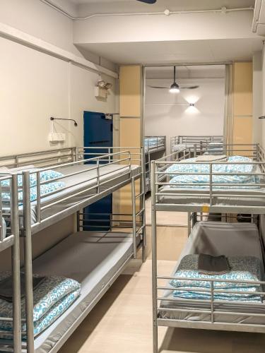 room detail thumbnail 2