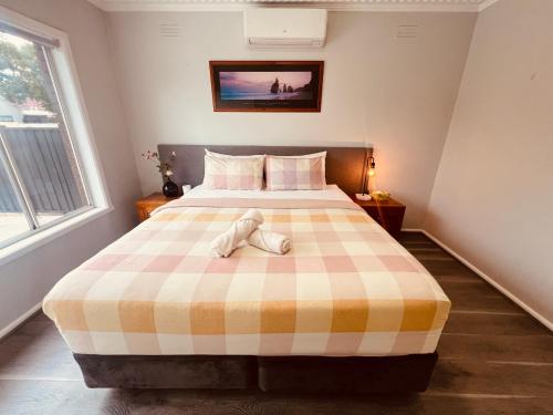 Spacious 4BR Home - Next to St Albans Station in St Albans