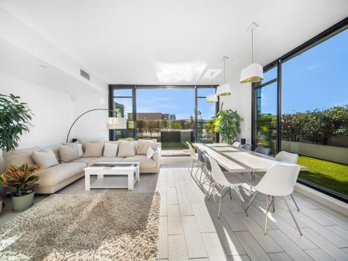Superbe penthouse a Port-Marianne in Parc Marianne