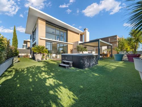 Superbe penthouse a Port-Marianne in Parc Marianne