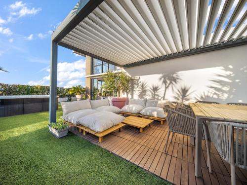 Superbe penthouse a Port-Marianne in Parc Marianne