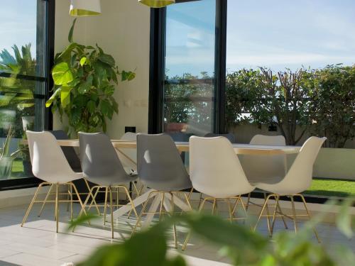 Superbe penthouse a Port-Marianne in Parc Marianne