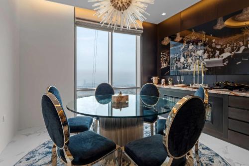 Premium 3BR Stay and Maid Room Near Downtown in Jumeirah