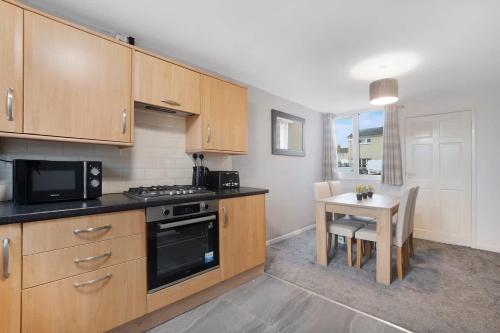 NEW! 3BR in Traynor Square in Colburn
