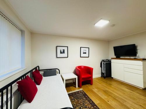 Morden flat close to DLR station with free parking and brand new bed and quality mattress adjacent to metro station also close to O2 and Excel via Cable Car, Londres
