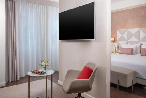 room detail thumbnail 1