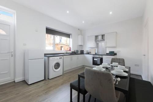 Charming 3BR in Blyth in Blyth